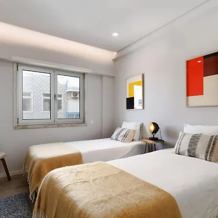 Apartment Central With Balcony