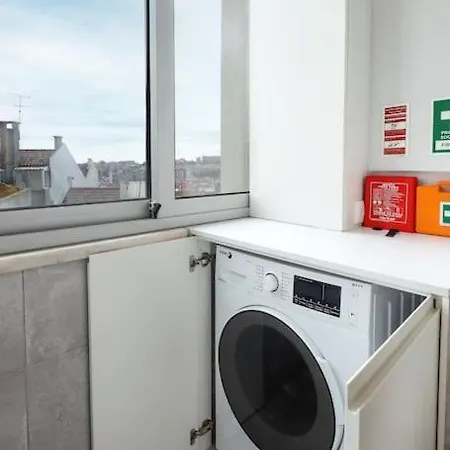 Apartment Central With Balcony Lissabon