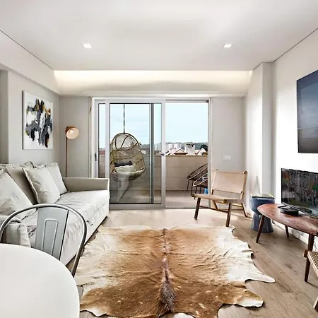 Central With Balcony Apartment *