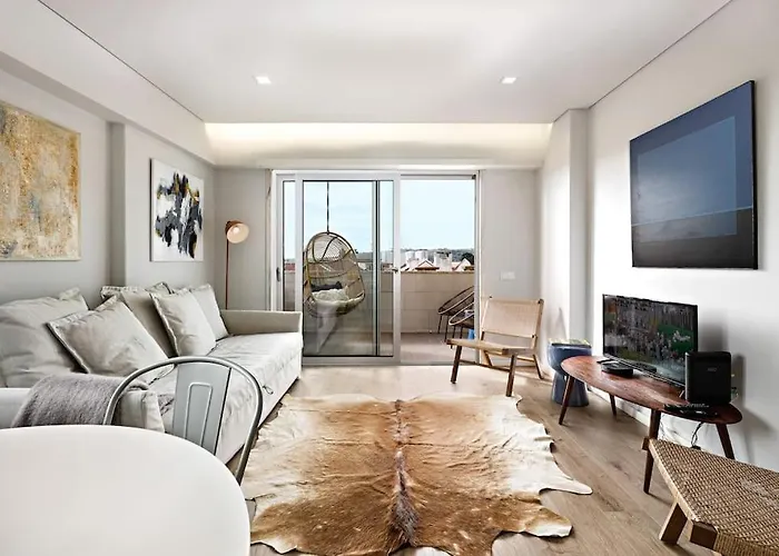 Central With Balcony 아파트 *